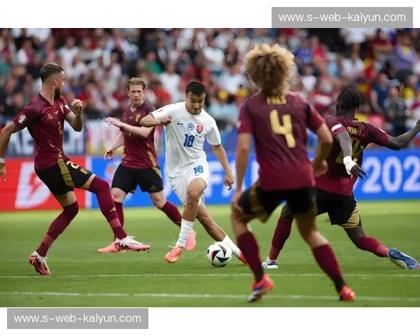 铁血绿军碰撞中欧之鹰：北爱尔兰vs斯洛伐克，谁能主宰贝尔法斯特之夜？